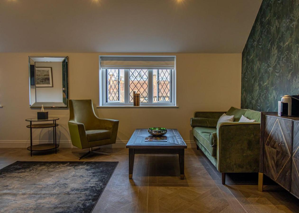 Great Fosters - Near Windsor Egham