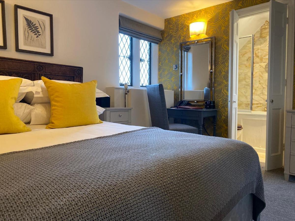Great Fosters - Near Windsor 5*