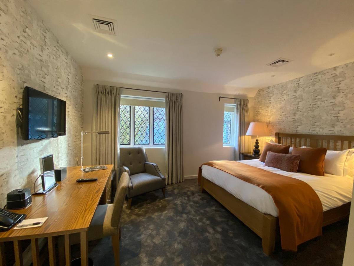 Great Fosters - Near Windsor 5*
